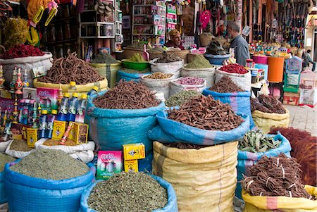 saco - Spices and herbs for sale in the souk, Medina, Marrakech (Marrakesh), Morocco, North Africa, Africa Foto de stock - Con derechos protegidos, Código: 841-03517855