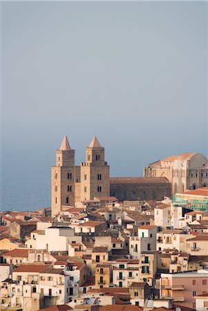 simsearch:841-02914913,k - Vue lointaine de la cathédrale, Piazza Duomo, Cefalu, Sicile, Italie, Europe Photographie de stock - Rights-Managed, Code: 841-03518027