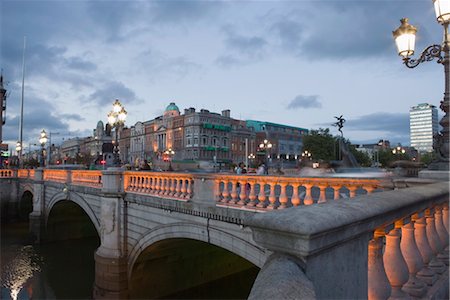 simsearch:841-06030532,k - O ' Connell Bridge, en début de soirée, Dublin, Irlande, Europe Photographie de stock - Rights-Managed, Code: 841-03518047