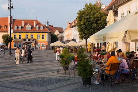 Place de la Mare, Sibiu, Transylvanie, Roumanie, Europe Photographie de stock - Rights-Managed, Code: 841-03518169
