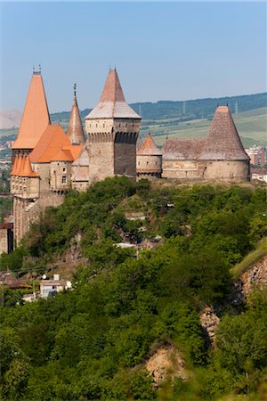 european gothic architecture castle - Gothic Carvin Castle, Hunedoara, Romania, Europe Foto de stock - Con derechos protegidos, Código: 841-03518260