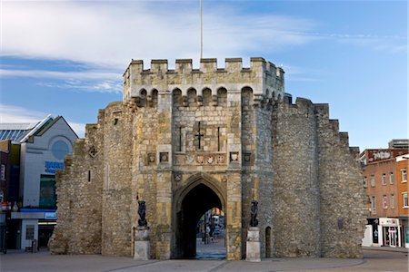 southampton - The Bargate marking the entrance to the Medieval city of Southampton, Hampshire, England, United Kingdom, Europe Foto de stock - Con derechos protegidos, Código: 841-03518732