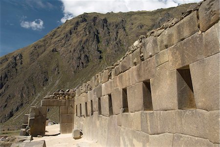 Ancient doorway to enter the top of the Inca ruins of Ollantaytambo, The Sacred Valley, Peru, South America Foto de stock - Con derechos protegidos, Código: 841-03518770