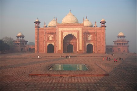 exterior design of mosque - Mosque next to Taj Mahal, Agra, Uttar Pradesh, India, Asia Stock Photo - Rights-Managed, Code: 841-03518884