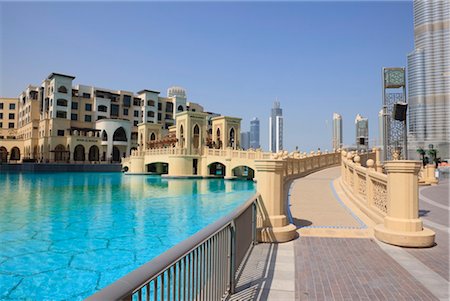Der Souk Al Bahar und Burj Khalifa, ehemals Burj Dubai, Downtown Burj Dubai, Dubai, Vereinigte Arabische Emirate, Naher Osten Stockbilder - Lizenzpflichtiges, Bildnummer: 841-03518928