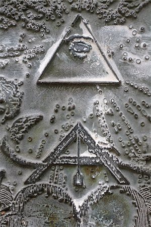 Masonic symbols of angle bracket and delta at the Human Right Monument in the Paris Champ de Mars, Paris, Ile de France, France, Europe Foto de stock - Con derechos protegidos, Código: 841-03519011