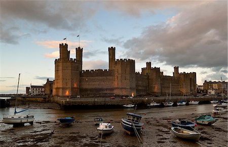 Caernarfon Castle, Caernarfon, UNESCO Weltkulturerbe, Wales, Vereinigtes Königreich, Europa Stockbilder - Lizenzpflichtiges, Bildnummer: 841-03520023