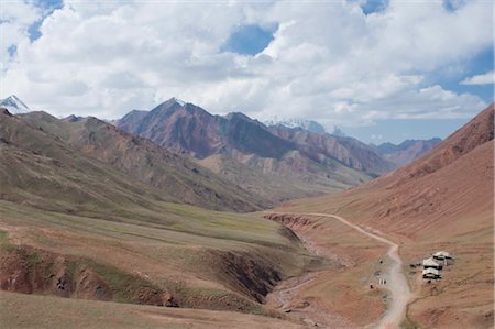 simsearch:400-08493882,k - Border road between Tajikistan and Kyrgyzstan in the mountains, near Sary Tash, Kyrgyzstan, Central Asia Stock Photo - Rights-Managed, Code: 841-03520084