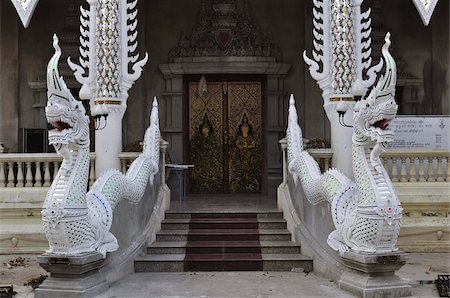 dragón - Detail of Buddhist temple, Lampang, Thailand, Southeast Asia, Asia Foto de stock - Con derechos protegidos, Código: 841-03674118