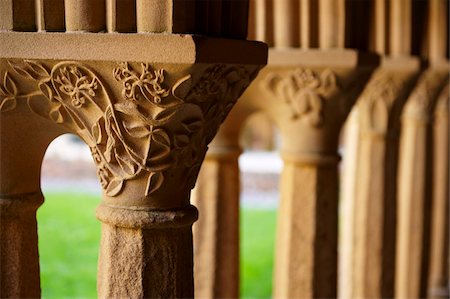 Finely carved capitals in the Cloisters, Iona Abbey, Isle of Iona, Scotland, United Kingdom, Europe Foto de stock - Con derechos protegidos, Código: 841-03674705