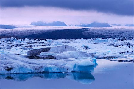 simsearch:841-05784245,k - Jokulsarlon glacial lagoon beneath Breidarmerkurjokull (Vatnajokull) glacier which feeds it, south-east Iceland (Austurland), Iceland, Polar Regions Foto de stock - Con derechos protegidos, Código: 841-03674793