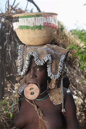 Mursi de jeune femme, vallée de l'Omo, Ethiopie, Afrique Photographie de stock - Rights-Managed, Code: 841-03674816