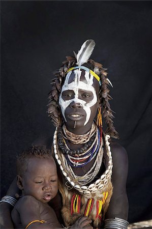 ethiopian jewelry - Karo people in the village of Kolcho, Omo Valley, Ethiopia, Africa Foto de stock - Con derechos protegidos, Código: 841-03674831