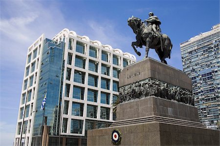 simsearch:841-03674893,k - Statue of Jose Gervasio Artigas in Plaza Independencia, Old City District, Montevideo, Uruguay, South America Stock Photo - Rights-Managed, Code: 841-03674880