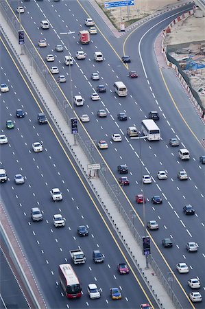 sheikh zayed road - Erhöhte Sicht der Verkehr entlang der Sheikh Zayed Road, Dubai, Vereinigte Arabische Emirate, Naher Osten Stockbilder - Lizenzpflichtiges, Bildnummer: 841-03674936