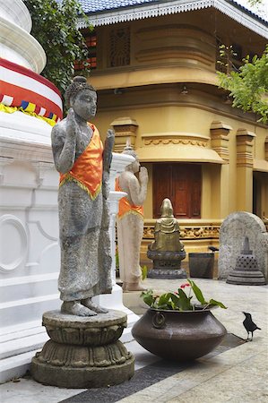 simsearch:841-03675229,k - Statues at Gangaramaya temple, Cinnamon Gardens, Colombo, Sri Lanka, Asia Foto de stock - Direito Controlado, Número: 841-03675224