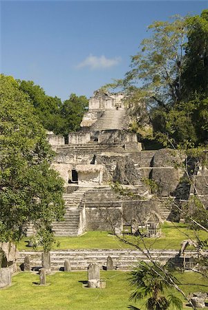 Große Plaza, North Acropolis, Tikal, UNESCO Weltkulturerbe, Tikal Nationalpark, Petén, Guatemala, Zentralamerika Stockbilder - Lizenzpflichtiges, Bildnummer: 841-03675245
