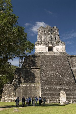 Tempel Nr. 2 (Tempel der Masken), große Plaza, Tikal, UNESCO-Weltkulturerbe Tikal Nationalpark, Petén, Guatemala, Zentralamerika Stockbilder - Lizenzpflichtiges, Bildnummer: 841-03675246