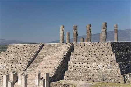 simsearch:841-03675495,k - Statues de guerriers atlantes au sommet de la pyramide, le Temple de Quetzalcoatl, Tula, la capitale probable de la civilisation toltèque, Zone archéologique de Tula de Allende Hidalgo, Mexique, Amérique du Nord Photographie de stock - Rights-Managed, Code: 841-03675249