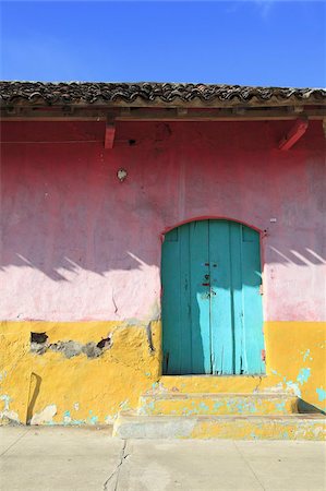 Colorful colonial architecture, Granada, Nicaragua, Central America Stock Photo - Rights-Managed, Code: 841-03675527