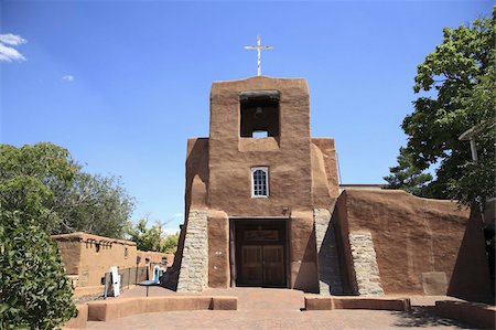 Église de Mission San Miguel, la plus ancienne église en Amérique du Nord d'Etats-Unis, Santa Fe, Nouveau-Mexique, États-Unis d'Amérique, Photographie de stock - Rights-Managed, Code: 841-03675538