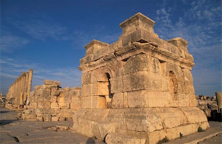 rock pillars - A podium at the South Tetrakionia, Jerash, Jordan, Middle East Stock Photo - Rights-Managed, Code: 841-03675690