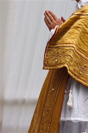 robe hand male - Priest attending a traditionalist Catholic pilgrimage, Villepreux, Yvelines, France, Europe Stock Photo - Rights-Managed, Code: 841-03675721