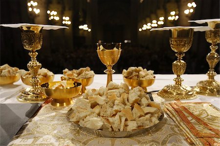 Eucharist in Notre Dame cathedral, Paris, France, Europe Foto de stock - Con derechos protegidos, Código: 841-03675739