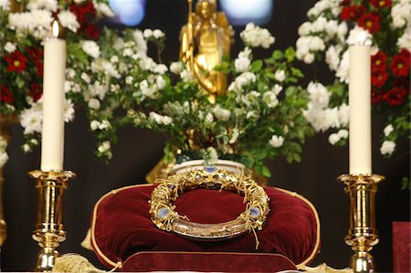 Crown of Thorns, Christ's Passion relics at Notre Dame cathedral, Paris, France, Europe Stock Photo - Rights-Managed, Code: 841-03675740