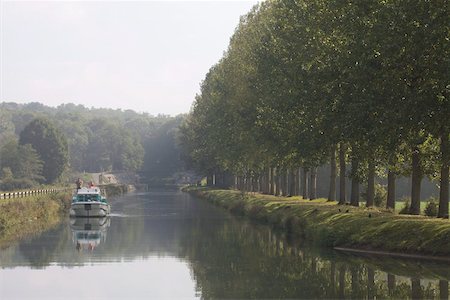 river saone - Navigation at dawn on the Saone river in Franche-Comte, France, Europe Foto de stock - Con derechos protegidos, Código: 841-03676061