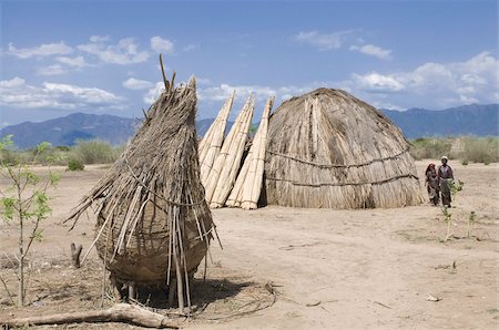 simsearch:400-04925770,k - Traditional house of the Arbore tribe, Omo Valley, Ethiopia, Africa Foto de stock - Con derechos protegidos, Código: 841-03676190