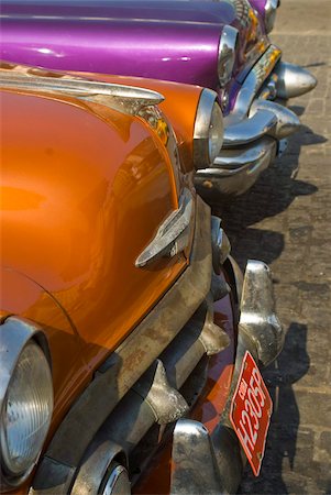 simsearch:841-02708409,k - American oldtimers on the streets of Havana, Cuba, West Indies, Caribbean, Central America Stock Photo - Rights-Managed, Code: 841-03676854