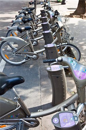 simsearch:841-02831527,k - Bicycles for rent, Velib, Paris's city bicycle rental program, Paris, France, Europe Stock Photo - Rights-Managed, Code: 841-03676927