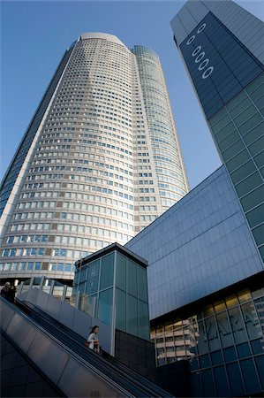 simsearch:841-02903231,k - La tour Mori au résidentiel haut de gamme Roppongi Hills et le complexe commercial de Roppongi, Tokyo, Japon, Asie Photographie de stock - Rights-Managed, Code: 841-03676971