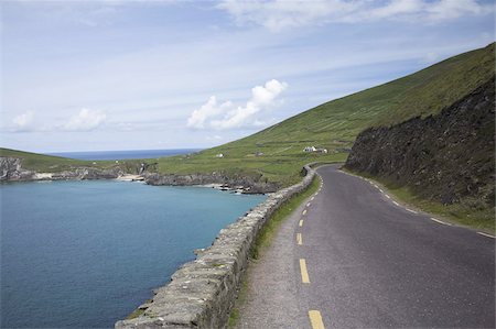 simsearch:841-03673710,k - Route le long de la côte pittoresque dans la péninsule de Dingle, comté de Kerry, Munster, Irlande, Europe Photographie de stock - Rights-Managed, Code: 841-03677019