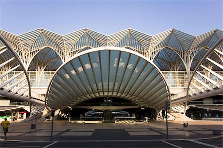 La façade de la gare d'Oriente, construit pour l'Expo 98, à Lisbonne, Portugal, Europe Photographie de stock - Rights-Managed, Code: 841-03677227