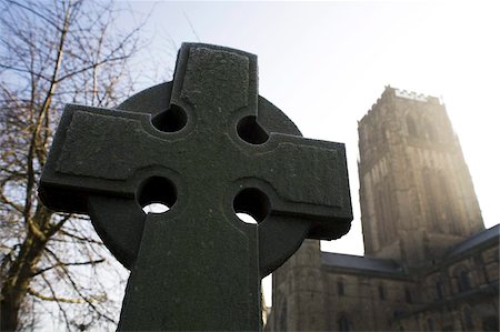 durham - Northumbrian Cross in front of Durham Cathedral, UNESCO World Heritage Site, Durham, England, United Kingdom, Europe Foto de stock - Con derechos protegidos, Código: 841-03677234