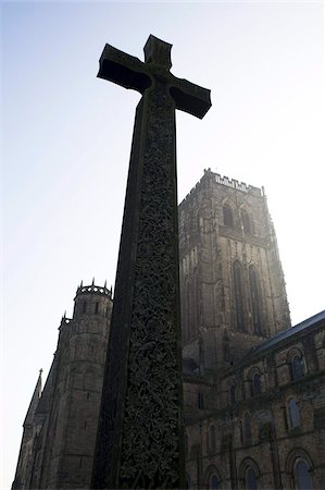 durham - Northumbrian Cross in front of Durham Cathedral, UNESCO World Heritage Site, Durham, England, United Kingdom, Europe Foto de stock - Con derechos protegidos, Código: 841-03677236