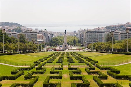 La verdure de la Parque Eduard VII court vers le Mémorial de Marques de Pombal en Europe centrale de Lisbonne, Portugal, Photographie de stock - Rights-Managed, Code: 841-03677232