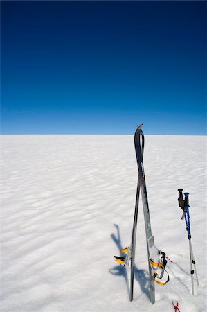 simsearch:841-03872724,k - Skis stored vertically on inland icecap, Greenland, Polar Regions Stock Photo - Rights-Managed, Code: 841-03677637