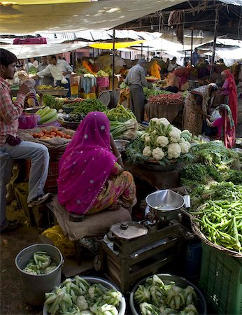 pictures of vegetables market place of india - A food market in Pushkar, Rajasthan, India, Asia Foto de stock - Con derechos protegidos, Código: 841-03672219