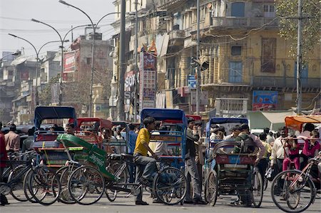 Une masse de pousse-pousse sur Chandni Chowk, l'artère principale de la vieille Delhi, Inde, Asie Photographie de stock - Rights-Managed, Code: 841-03672252