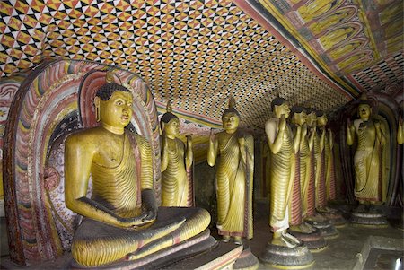 dambulla - Toit peint en naturel et les statues tombent granit, Cave non 2, Maharaja Viharaya (Temple du grand roi), Temples de caverne de roche Royal, Dambulla, Sri Lanka, Asie Photographie de stock - Rights-Managed, Code: 841-03672335