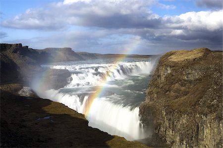 Gullfoss, Europe's biggest waterfall, with rainbow created by spray from the falls, near Reykjavik, Iceland, Polar Regions Foto de stock - Con derechos protegidos, Código: 841-03672464