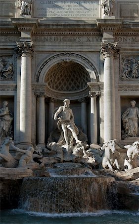 simsearch:841-03868359,k - Trevi fountain, Rome, Lazio, Italie, Europe Photographie de stock - Rights-Managed, Code: 841-03672495