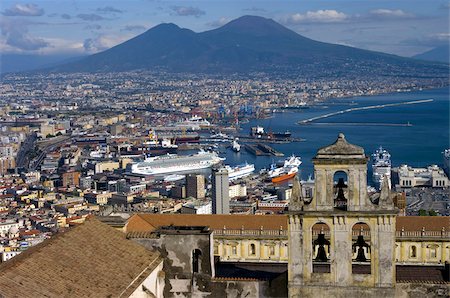 Cityscape with Certosa di San Martino and Mount Vesuvius  Naples, Campania, Italy, Europe Fotografie stock - Rights-Managed, Codice: 841-03672520