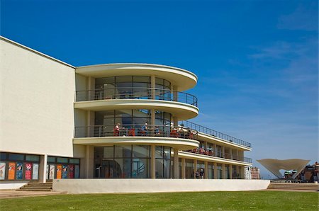 simsearch:841-03672716,k - Outdoor stage for performances and exterior architecture, the De La Warr Pavilion, Bexhill on Sea, East Sussex, England, United Kingdom, Europe Foto de stock - Con derechos protegidos, Código: 841-03672720