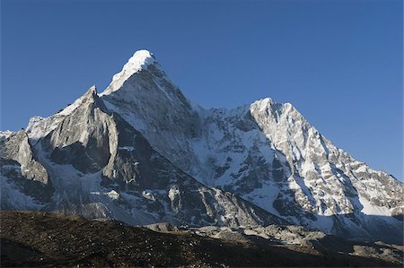 Ama Dablam 6812m, Solu Khumbu Everest Region, Sagarmatha National Park, Himalayas, Nepal, Asia Foto de stock - Con derechos protegidos, Código: 841-03672854