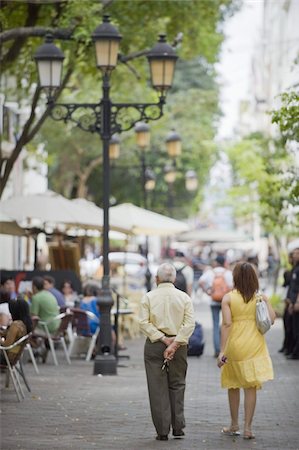 saint domingue - Couple en passant devant des restaurants en plein air, colonial district, patrimoine mondial de l'UNESCO, Saint-Domingue, République dominicaine, Antilles, Caraïbes, Amérique centrale Photographie de stock - Rights-Managed, Code: 841-03672949
