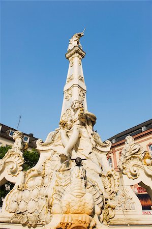 Water fountain, Trier, Rhineland, Germany, Europe Foto de stock - Direito Controlado, Número: 841-03672993